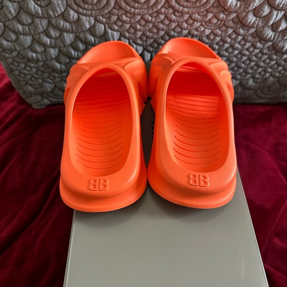 Balenciaga Mold Women’s Slides - Picture 3 of 6